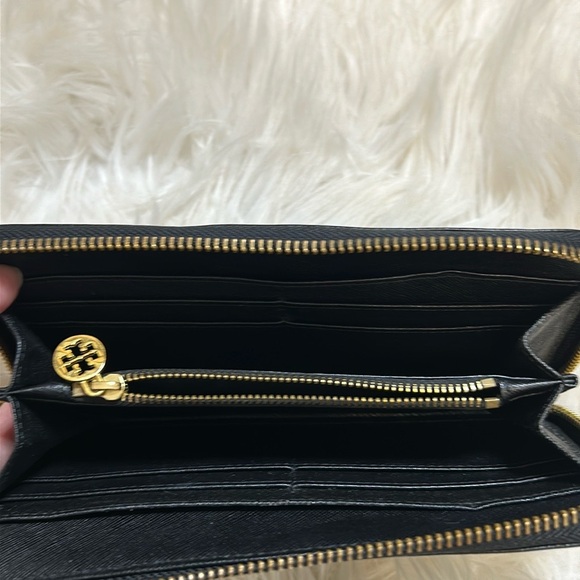 Authentic Tory Burch blk saffiano continental wallet - Picture 11 of 11